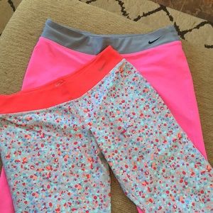 2 pairs - Girls Nike leggings (size M and L)